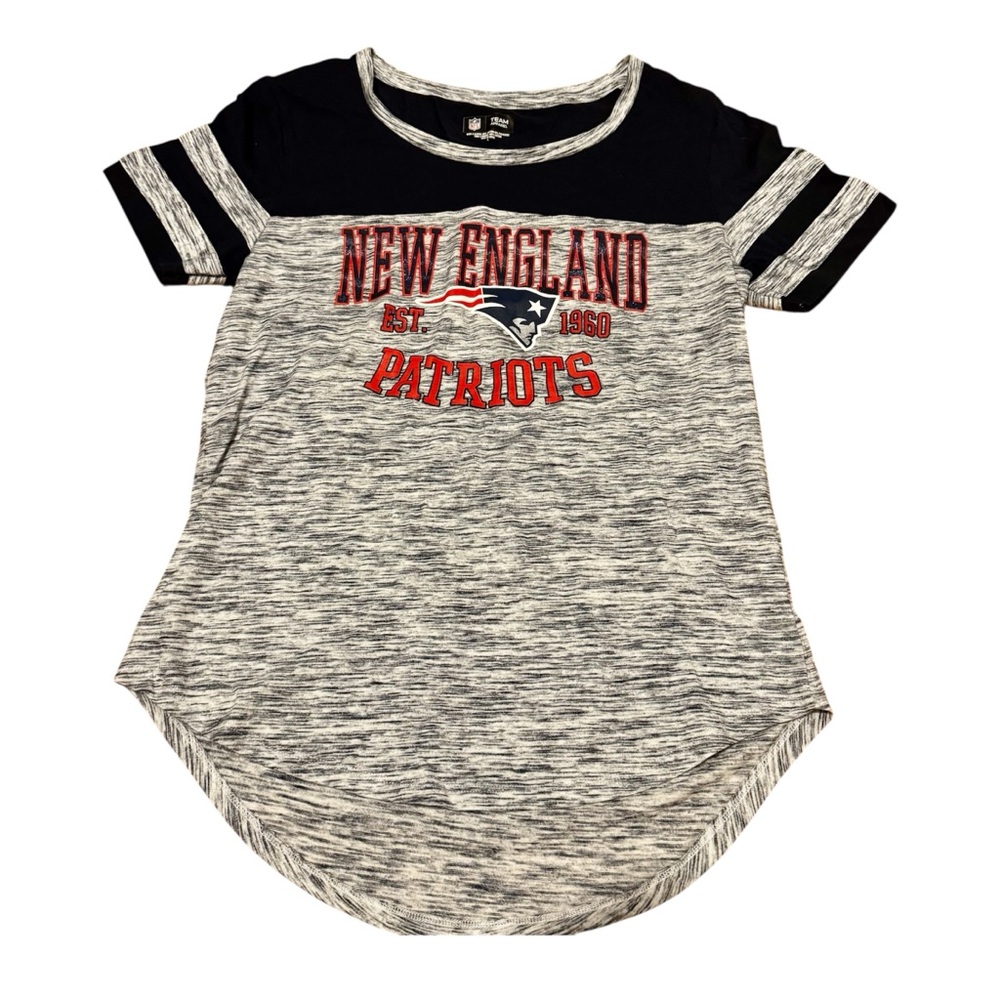 NFL Team Apparel New England Patriots Football Short Sleeve Shirt Large